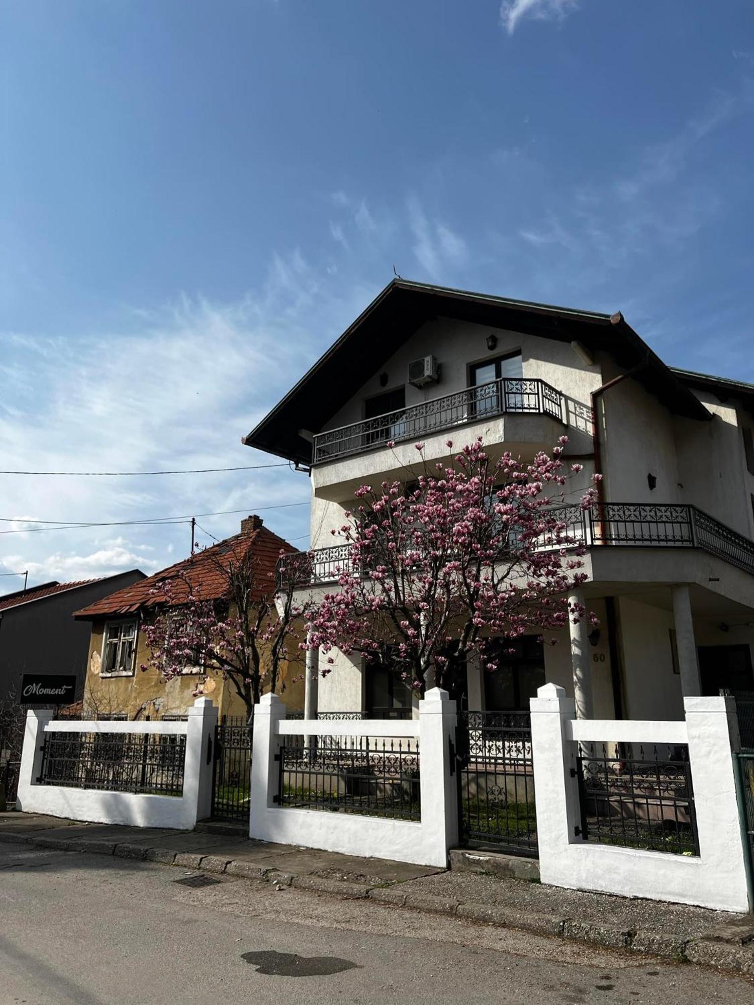 Hostel Tuzla Eksteriør billede