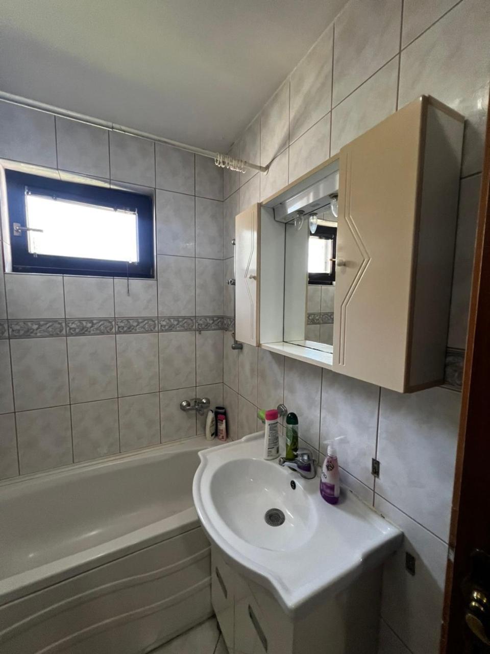 Hostel Tuzla Eksteriør billede