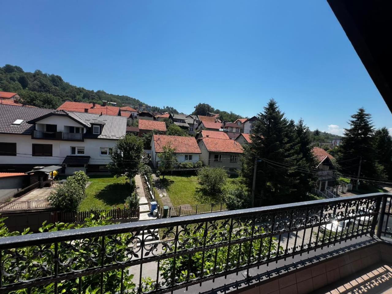 Hostel Tuzla Eksteriør billede