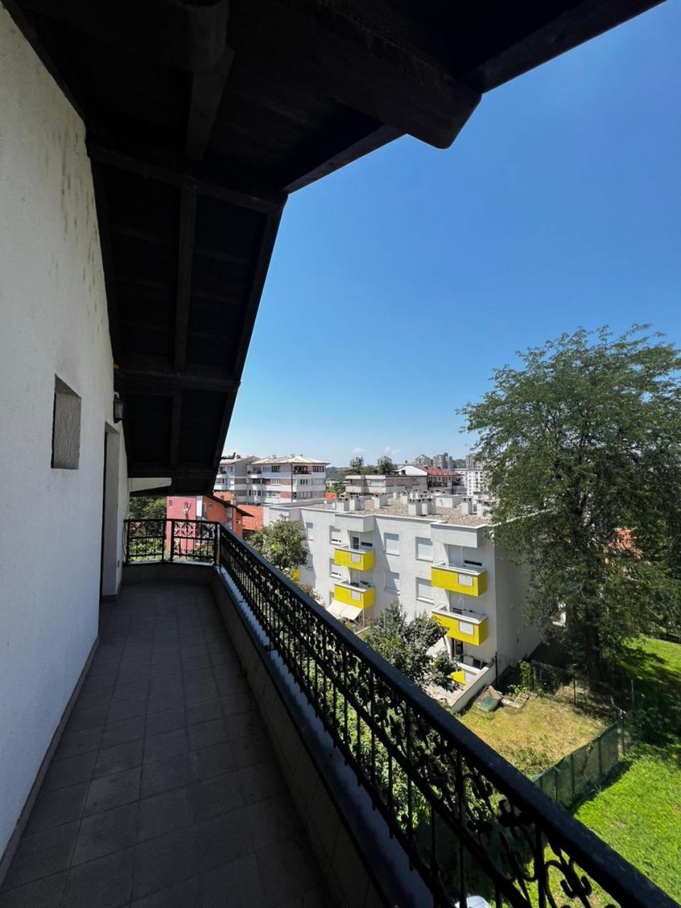 Hostel Tuzla Eksteriør billede