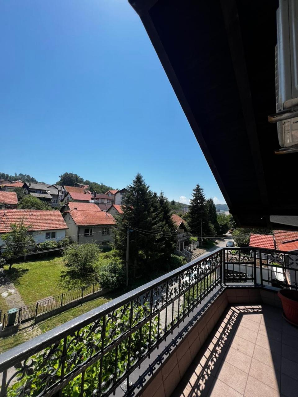Hostel Tuzla Eksteriør billede