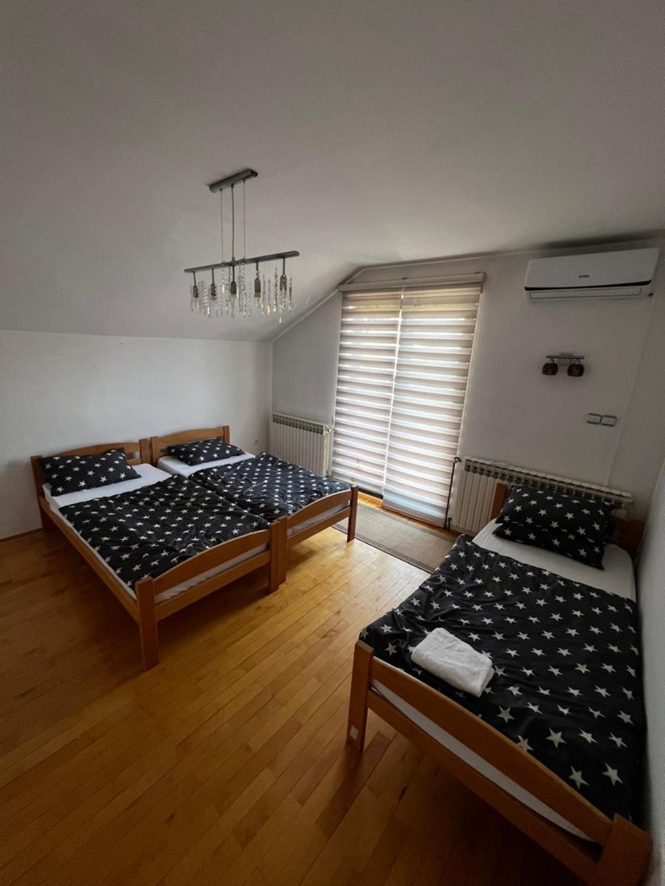 Hostel Tuzla Eksteriør billede