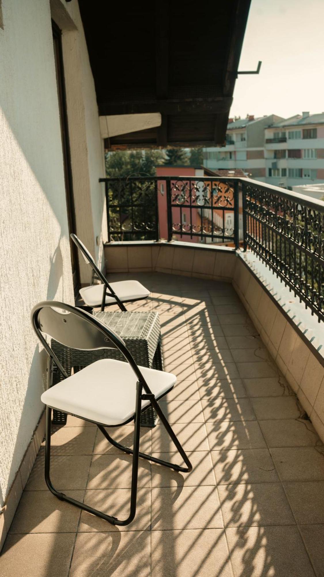 Hostel Tuzla Eksteriør billede