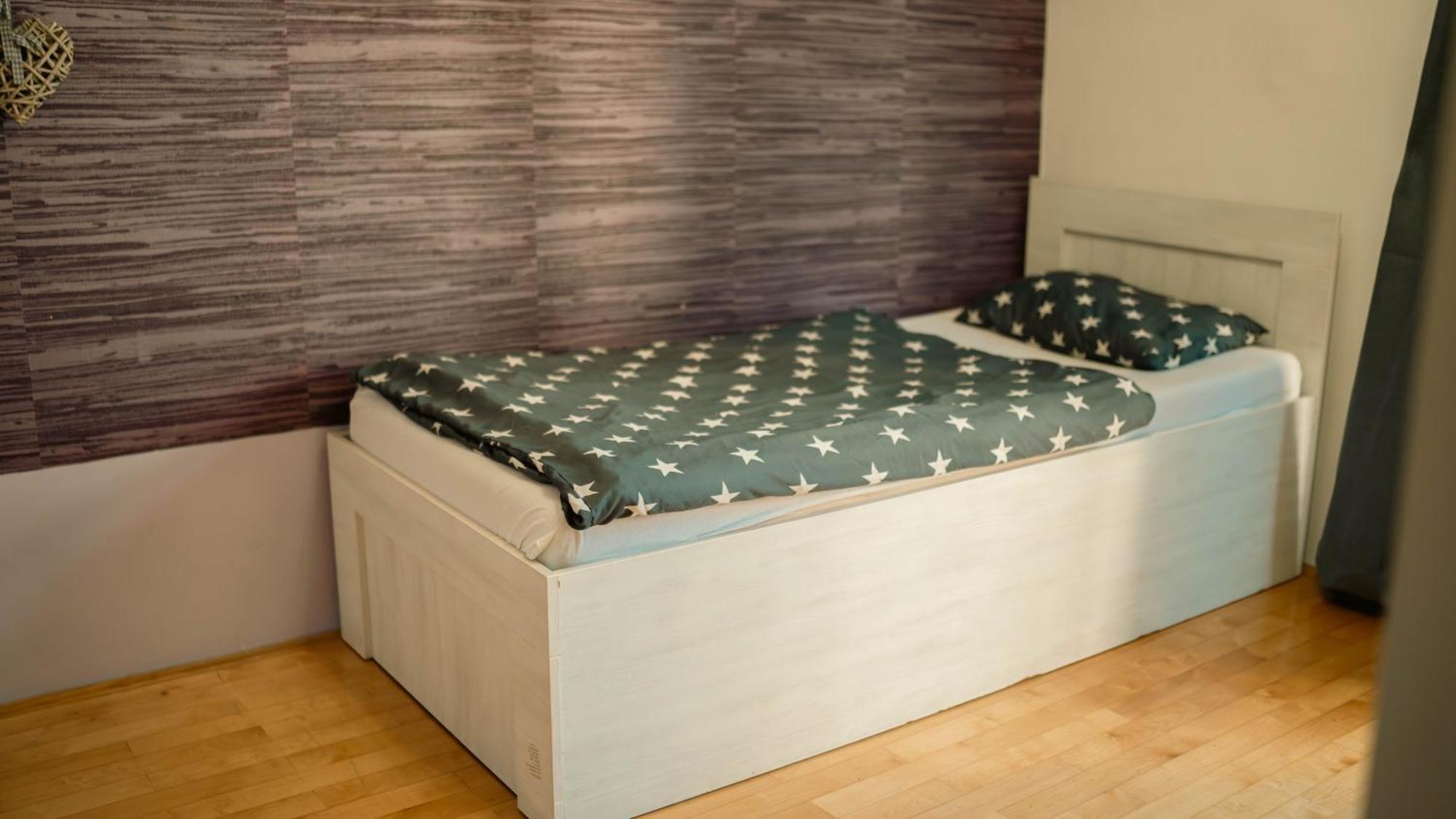 Hostel Tuzla Eksteriør billede