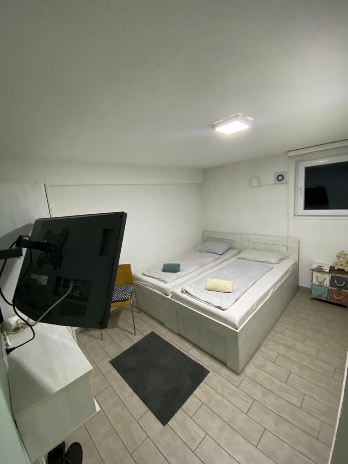 Hostel Tuzla Eksteriør billede