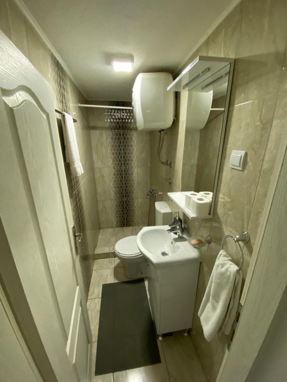 Hostel Tuzla Eksteriør billede