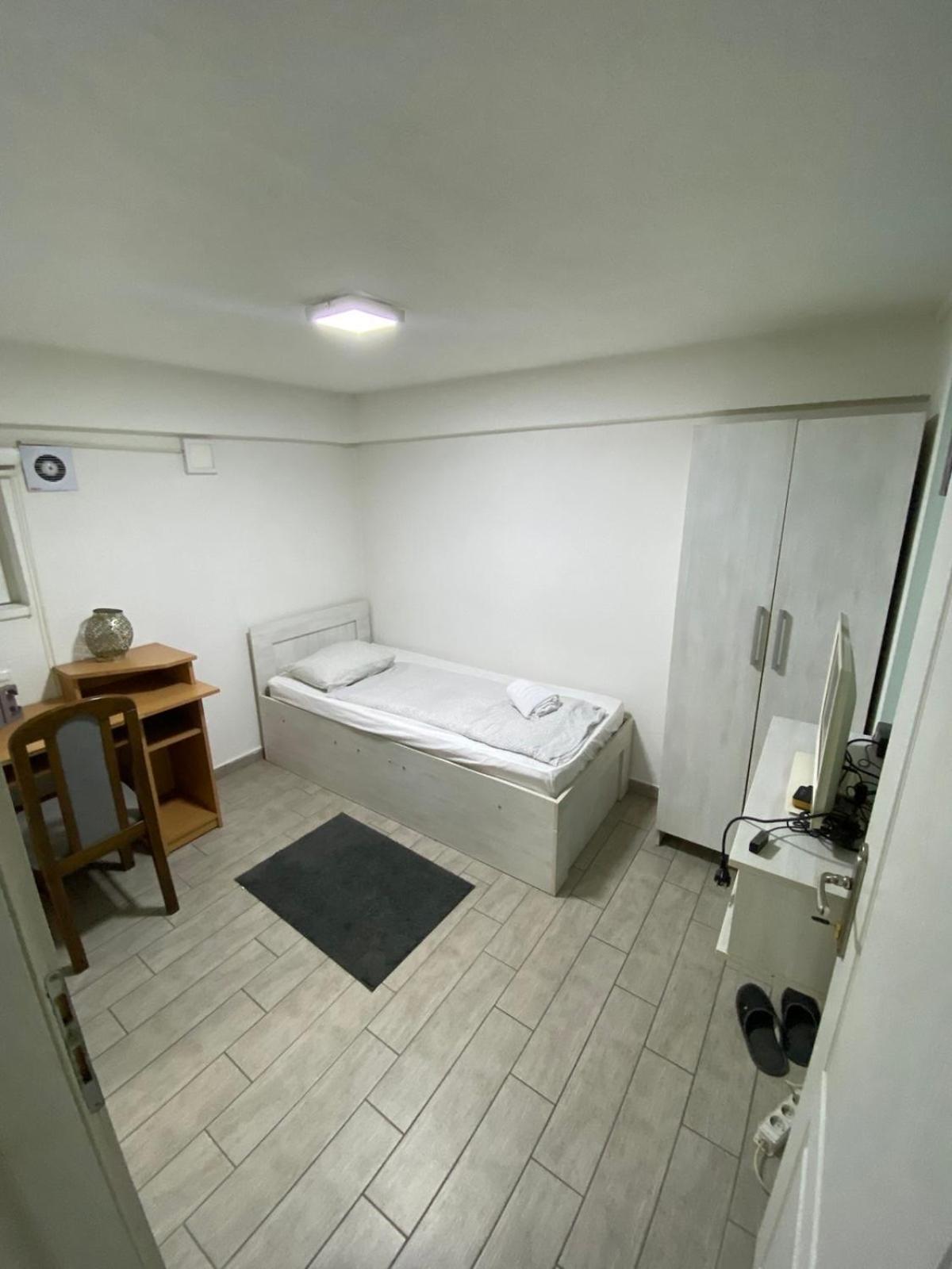 Hostel Tuzla Eksteriør billede